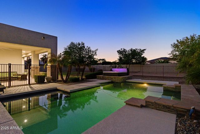 18332 W MONTEBELLO Avenue, Litchfield Park, AZ 85340