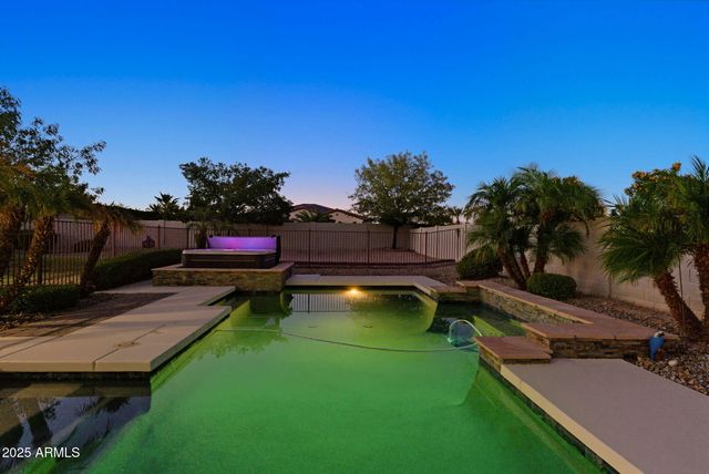 18332 W MONTEBELLO Avenue, Litchfield Park, AZ 85340