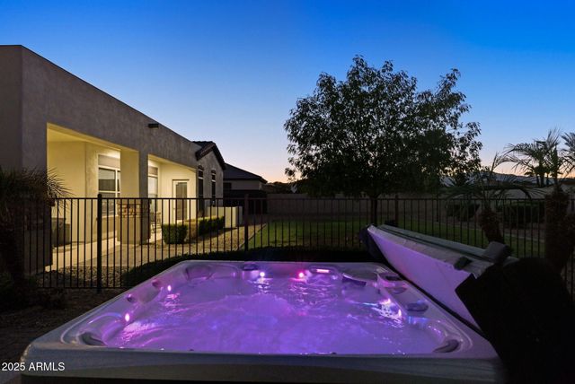 18332 W MONTEBELLO Avenue, Litchfield Park, AZ 85340