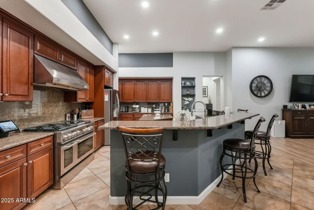 18332 W MONTEBELLO Avenue, Litchfield Park, AZ 85340