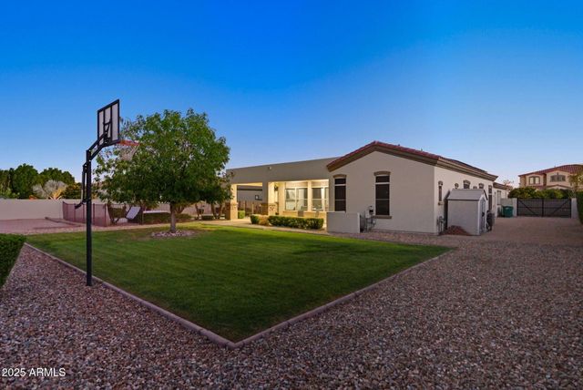 18332 W MONTEBELLO Avenue, Litchfield Park, AZ 85340