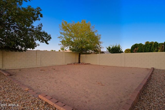18332 W MONTEBELLO Avenue, Litchfield Park, AZ 85340