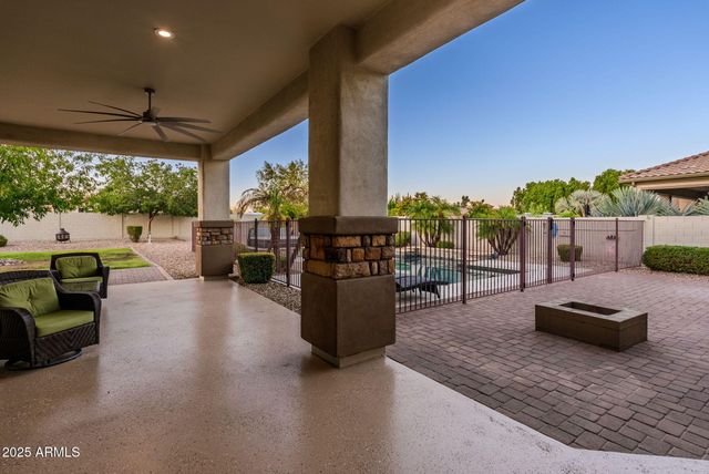 18332 W MONTEBELLO Avenue, Litchfield Park, AZ 85340