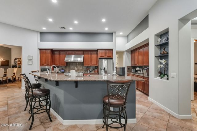 18332 W MONTEBELLO Avenue, Litchfield Park, AZ 85340