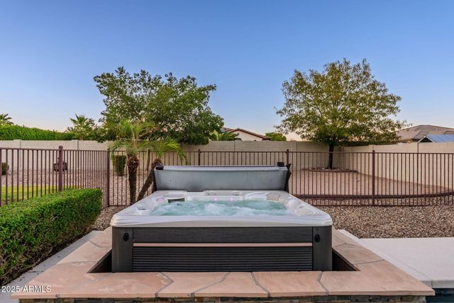 18332 W MONTEBELLO Avenue, Litchfield Park, AZ 85340