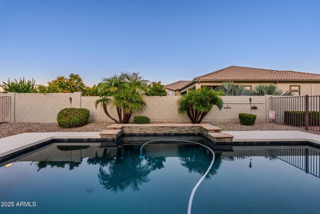 18332 W MONTEBELLO Avenue, Litchfield Park, AZ 85340