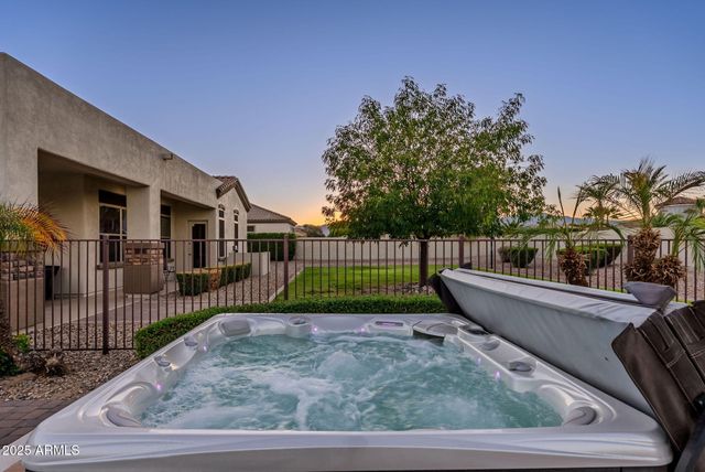 18332 W MONTEBELLO Avenue, Litchfield Park, AZ 85340