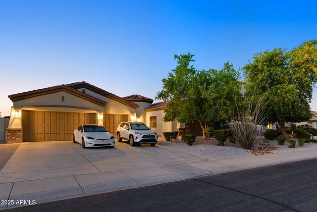 18332 W MONTEBELLO Avenue, Litchfield Park, AZ 85340