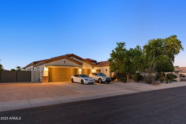 18332 W MONTEBELLO Avenue, Litchfield Park, AZ 85340