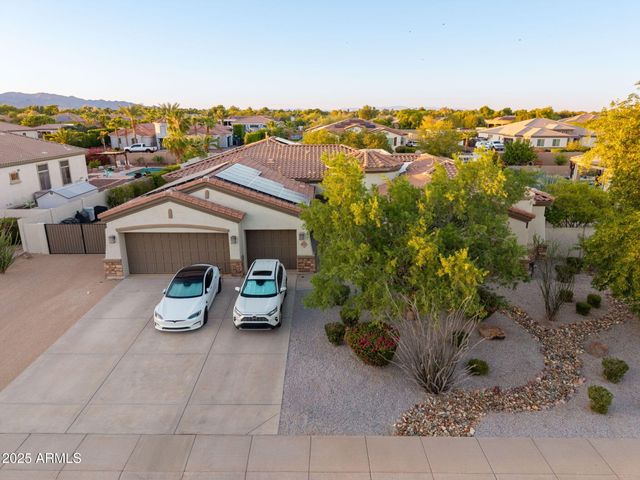 18332 W MONTEBELLO Avenue, Litchfield Park, AZ 85340