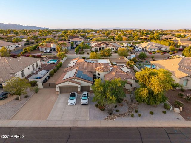 18332 W MONTEBELLO Avenue, Litchfield Park, AZ 85340