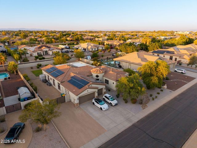 18332 W MONTEBELLO Avenue, Litchfield Park, AZ 85340