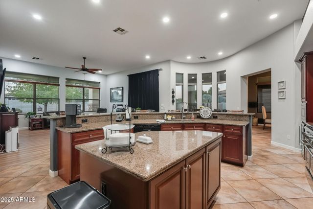 18332 W MONTEBELLO Avenue, Litchfield Park, AZ 85340