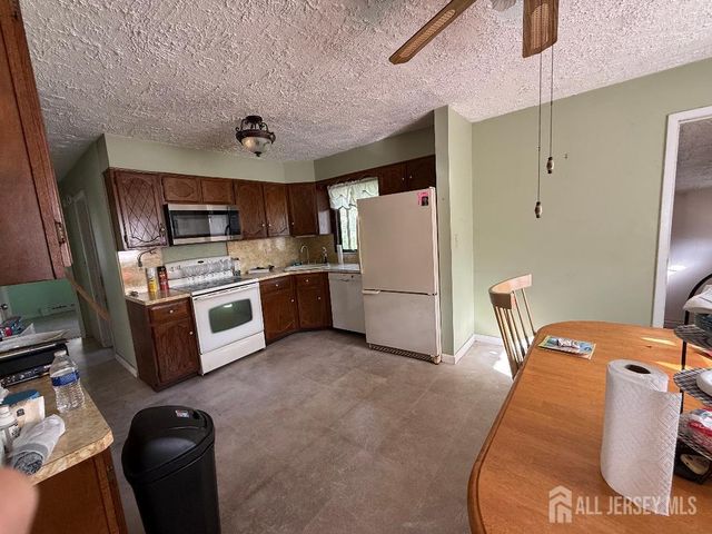 176 Prospect Avenue, Avenel, NJ 07001
