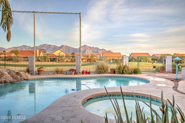 11018 N Mountain Breeze Drive Drive, Tucson, AZ 85737