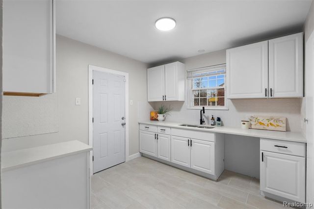 13910 Grandmont Avenue, Detroit, MI 48227