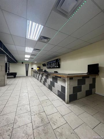 2922 Carpenter Street, Hamtramck, MI 48212