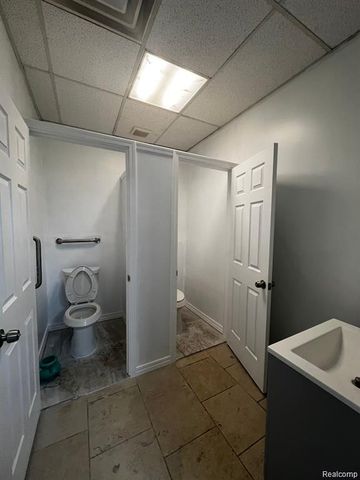 2922 Carpenter Street, Hamtramck, MI 48212