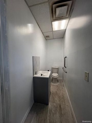 2922 Carpenter Street, Hamtramck, MI 48212