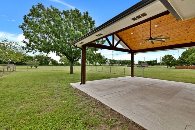 11345 Jennifer Circle, Sanger, TX 76266