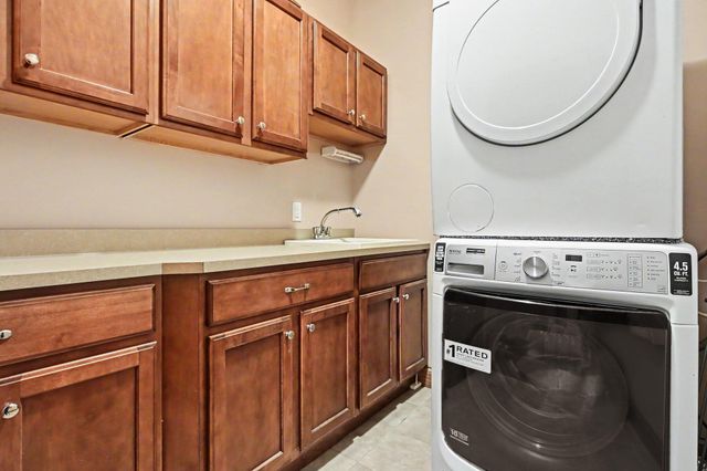 8265 E Walnut Ridge, New Carlisle, IN 46552