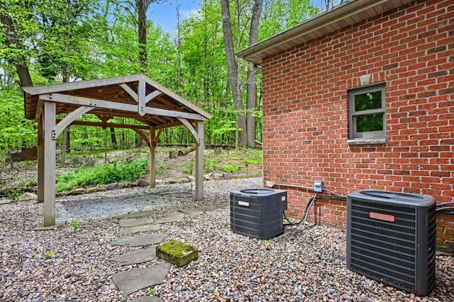 8265 E Walnut Ridge, New Carlisle, IN 46552