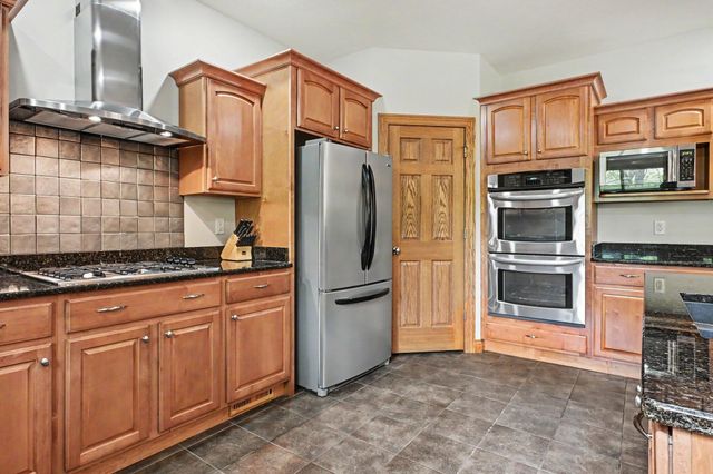 8265 E Walnut Ridge, New Carlisle, IN 46552
