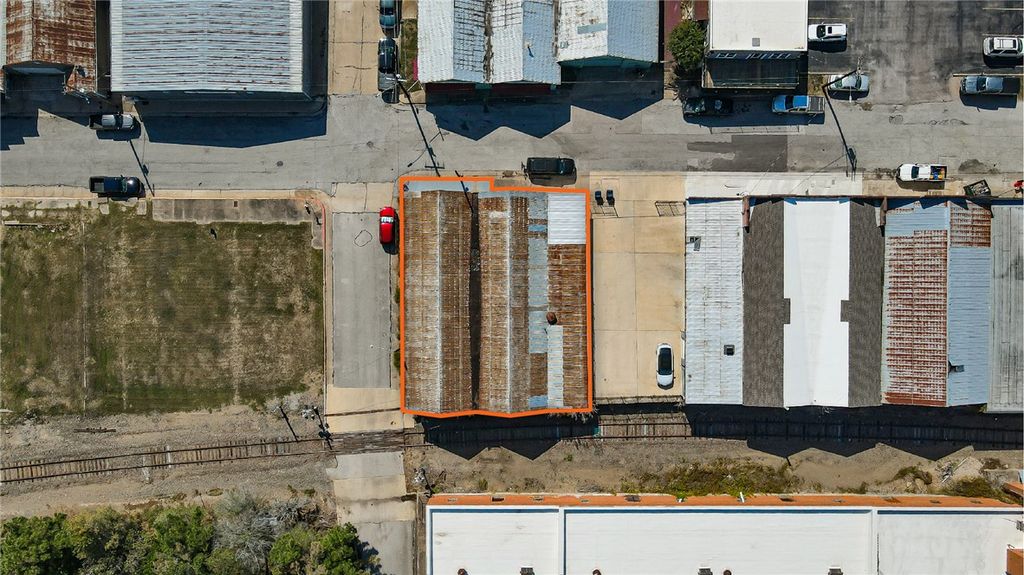 200 W First Street, Brenham, TX 77833 — photo 2