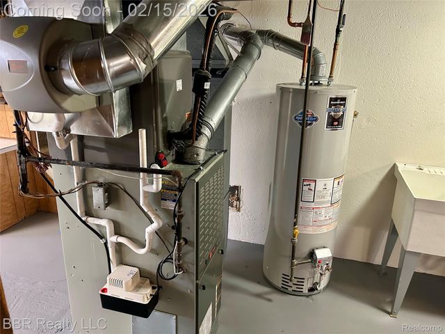 1905 Newman Street, Trenton, MI 48183