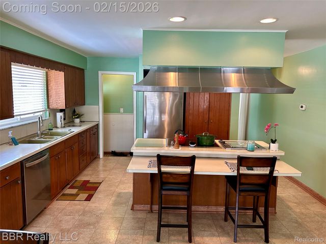 1905 Newman Street, Trenton, MI 48183