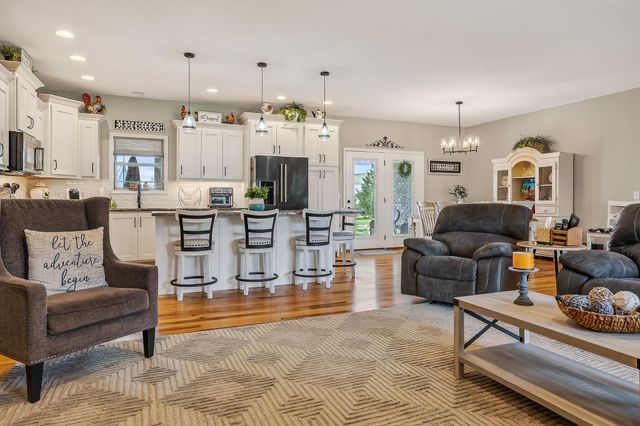 748 Brookemeade Dr, Sparta, TN 38583