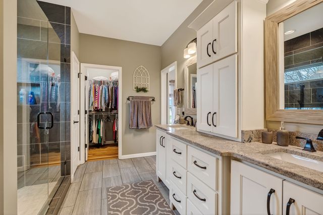 748 Brookemeade Dr, Sparta, TN 38583