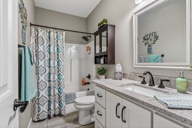 748 Brookemeade Dr, Sparta, TN 38583