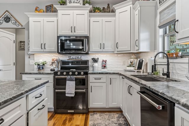 748 Brookemeade Dr, Sparta, TN 38583