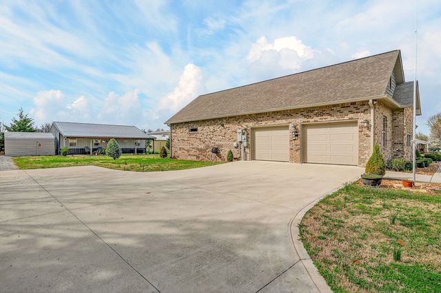 748 Brookemeade Dr, Sparta, TN 38583