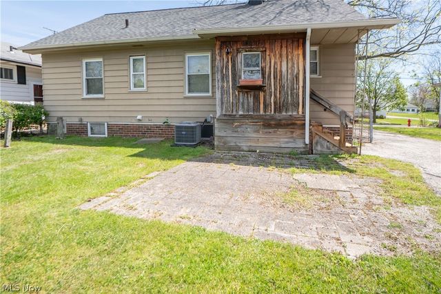 94 Avalon Drive, Bedford, OH 44146