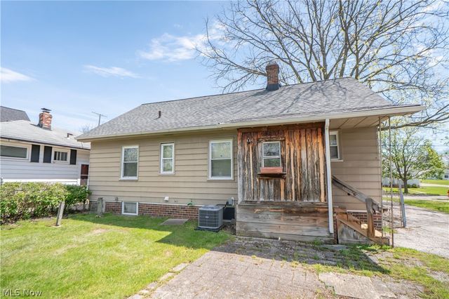 94 Avalon Drive, Bedford, OH 44146