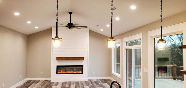 187 Silver Sunset Lane, Kimberling City, MO 65686