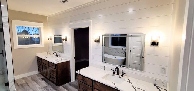 187 Silver Sunset Lane, Kimberling City, MO 65686