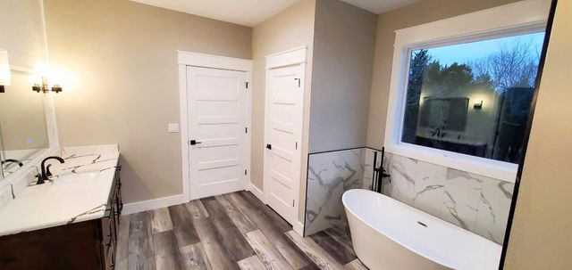 187 Silver Sunset Lane, Kimberling City, MO 65686