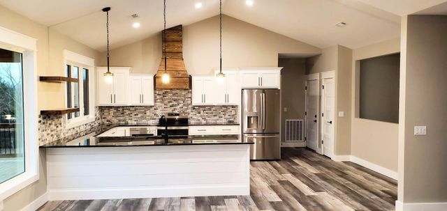 187 Silver Sunset Lane, Kimberling City, MO 65686