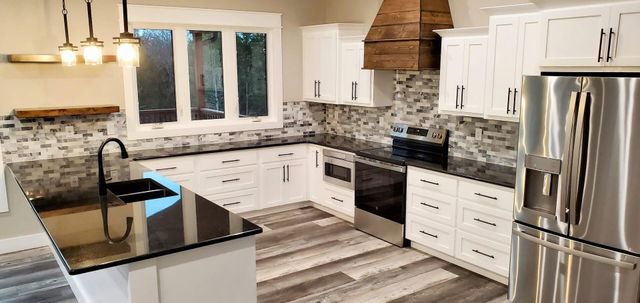 187 Silver Sunset Lane, Kimberling City, MO 65686