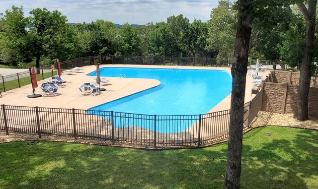 187 Silver Sunset Lane, Kimberling City, MO 65686