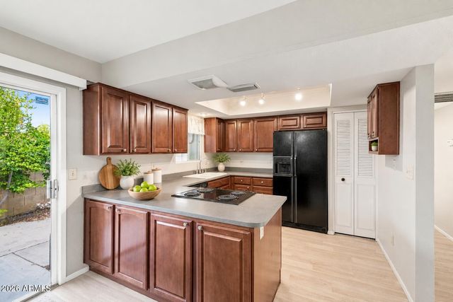 4729 W Continental Drive, Glendale, AZ 85308