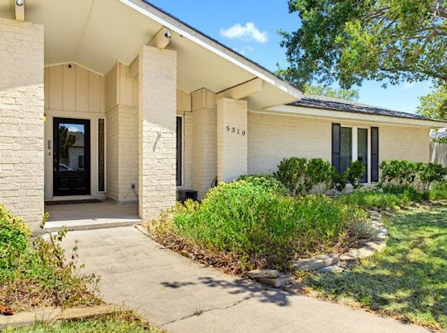 5310 Saint Andrews Dr, Corpus Christi, TX 78413