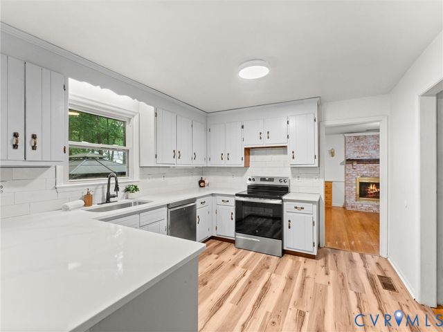 720 Dove Path Ln, Chester, VA 23834
