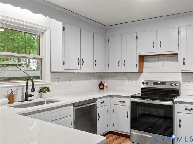 720 Dove Path Ln, Chester, VA 23834