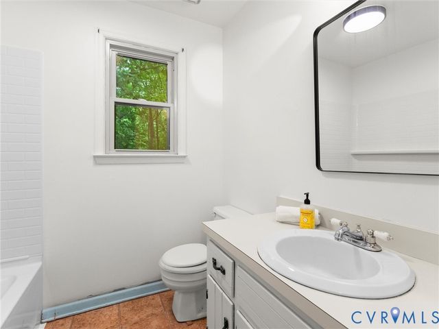 720 Dove Path Ln, Chester, VA 23834