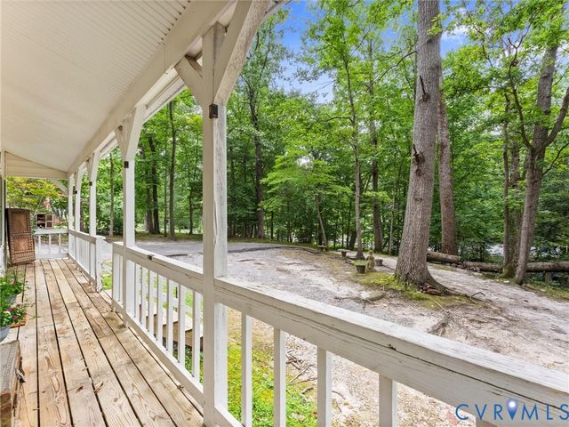 720 Dove Path Ln, Chester, VA 23834