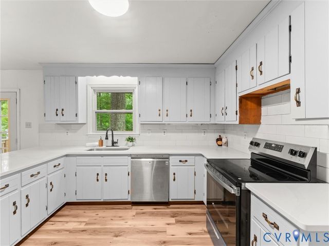 720 Dove Path Ln, Chester, VA 23834